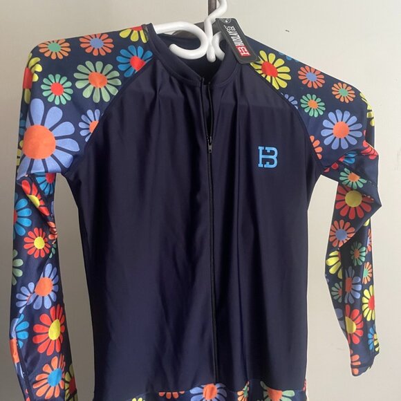 One-Piece Modest Swimwear - Picture 2 of 13